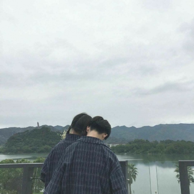 真人有小甜甜的情侣头像图片 qq头像甜甜的那种