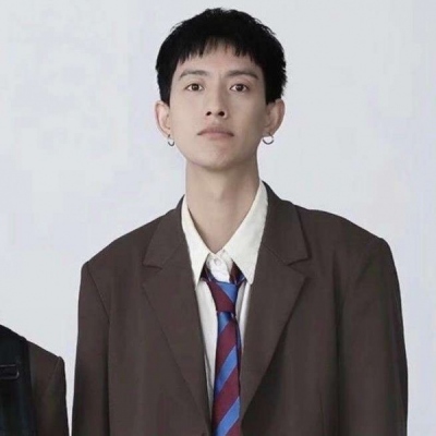 一左一右情侣头像一张两人不烂大街图片 不烂大街的高清情侣头像