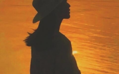 一男一女情侣头像唯美夕阳图片
