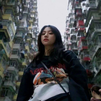 一男一女城市风景头像图片