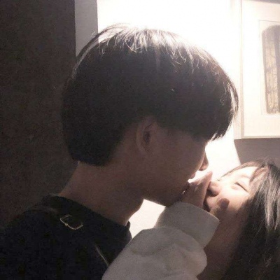 甜甜蜜蜜 情侣头像ins无水印图片