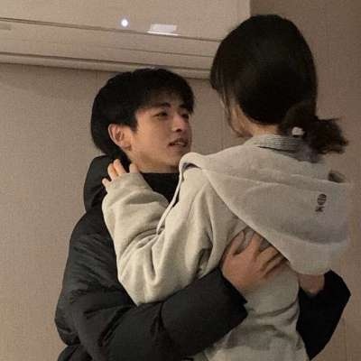 高清男生超宠女生的情侣头像图片 情侣头像超甜超宠溺真人