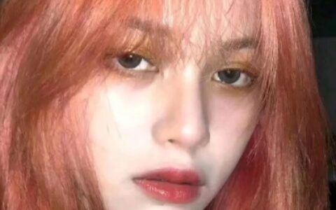 一男一女红色头发情头图片