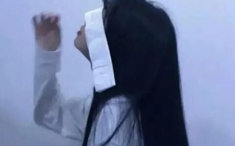 高清不明显情头不露脸一男一女高冷图 不明显的情头真人一男一女