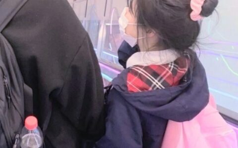 高清一左一右的真人超宠溺情侣头像图片 超宠情侣头像真人