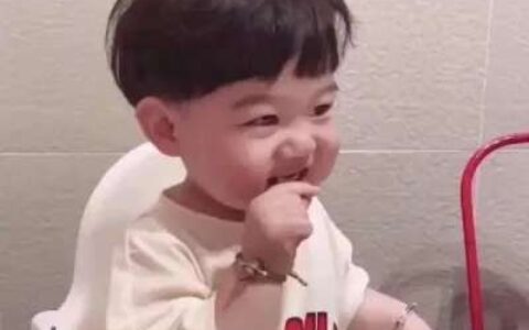 高清好看的萌娃情侣头像两张可爱图片 情头小孩子一男一女可爱