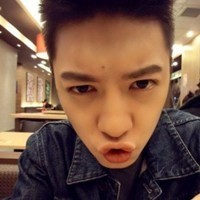 千军万马不敌你妩媚一笑 qq头像真人情侣一男一女分开图片