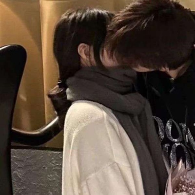 双人虐狗 高清情侣头像虐狗一对两张图片 情侣头像