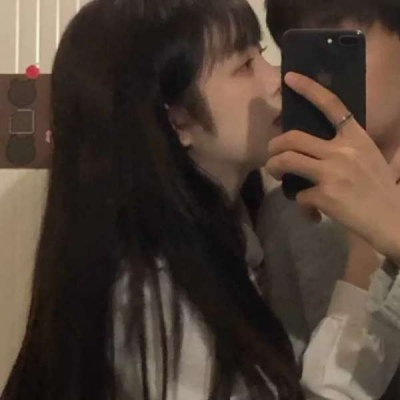 高清真人情侣头像暧昧一对两张图片 暧昧情侣头像一对