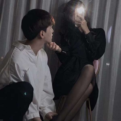 情侣2021 微信情头像一男一女