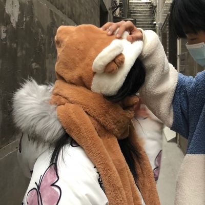 高清摸头情侣头像一对两张真人图片 情侣头像超甜摸头杀