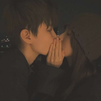 高清好看的甜蜜真人情头一对两张图片 真人情侣甜蜜情头