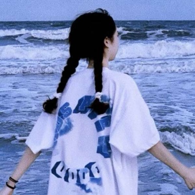 微信情头高清一男一女一左一右图片