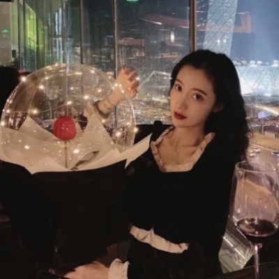 高清好看情侣头像美女帅哥一人一半图片 美女帅哥情侣头像分开