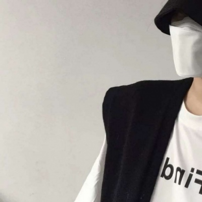 高清好看情侣头像美女帅哥一人一半图片 美女帅哥情侣头像分开
