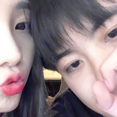 双人 甜蜜 恩爱 微信真人情头一对两张