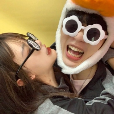微信干净唯美恩爱情侣头像图片