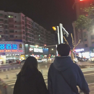 2021最潮流的情侣头像图片
