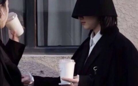喝奶茶情侣头像一对两张图片