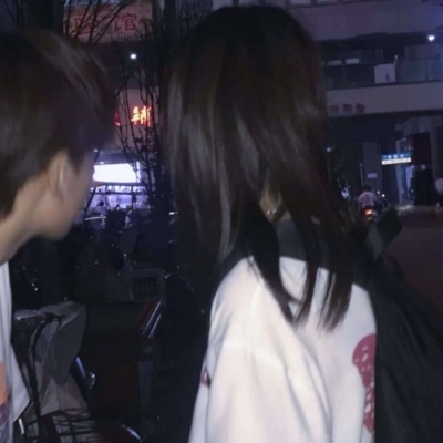 优质情头高清一男一女图片,爱是相互的