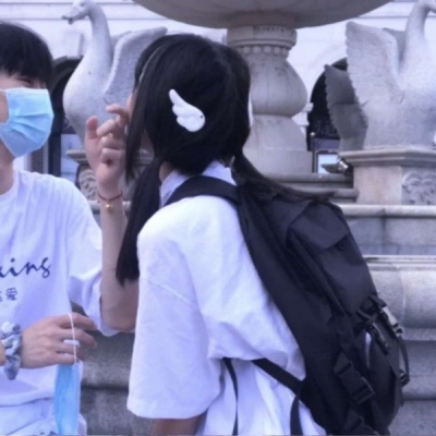 qq头像戴口罩情侣一对,高清戴口罩的情侣头像真人图片