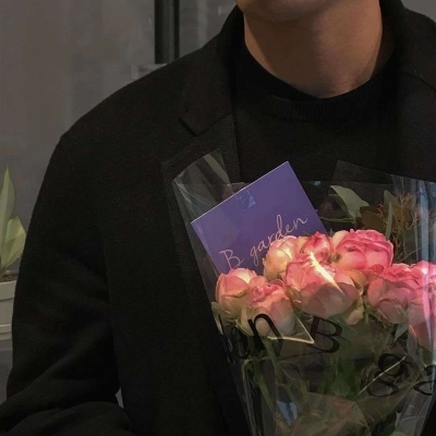 一男一女真人情头单人,高清真人版的情侣头像一男一女图片