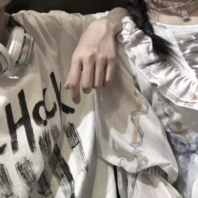 小年轻情侣头像,高清一对两张的青春小年轻情头图片