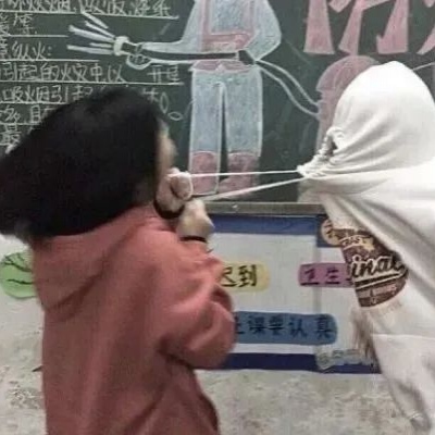 QQ头像情侣沙雕搞笑,高清可爱的情头像情侣双人两张沙雕图片
