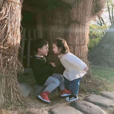 可爱小孩情头一人一半,高清可爱的萌萌哒小朋友情侣图像