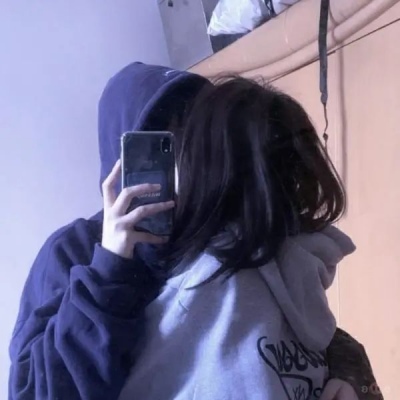 情头真人两张配对,高清好看的情侣头像真人甜蜜一对两张图片