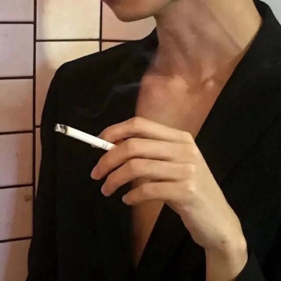 情侣头像高冷一左一右,高清好看的高冷情侣头像一人一张图片