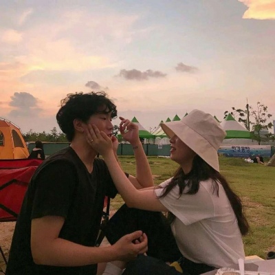 微信情头清新唯美,高清好看的小清新唯美甜蜜情头一对两张图片