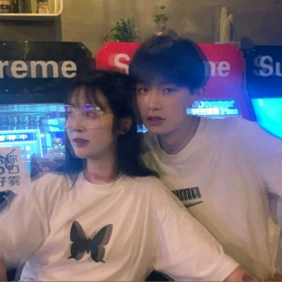 高清新潮的真人情头一男一女分开图片 真人情侣图像