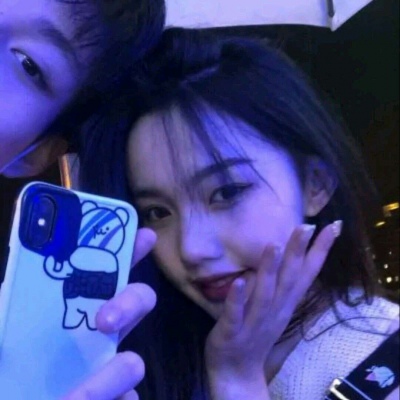 高清新潮的真人情头一男一女分开图片 真人情侣图像