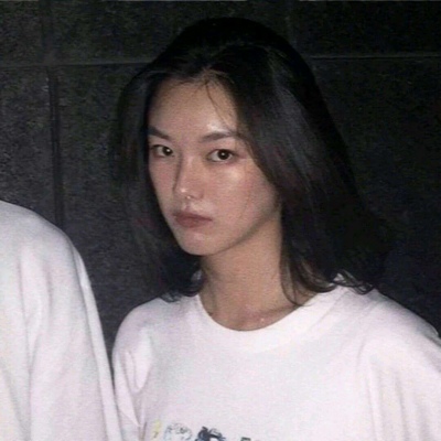 高清新潮的真人情头一男一女分开图片 真人情侣图像