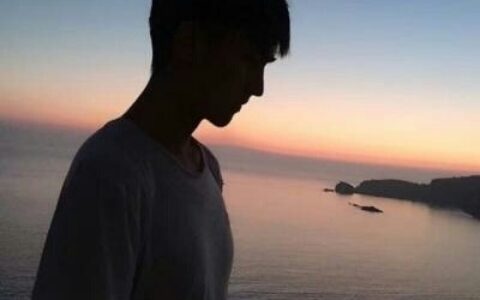 高清一男一女清新侧脸情侣头像图片