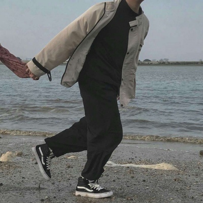 微信一对两张真人情侣恩爱头像图片
