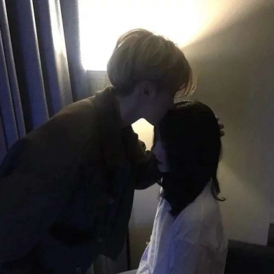 高清好看的亲密双人情侣头像图片 情侣头像一对两张亲密