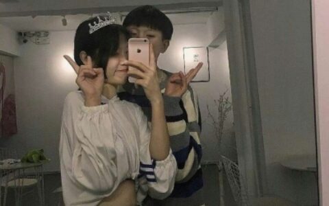 高清真人头像情侣一对两张复古图片 情侣复古风头像