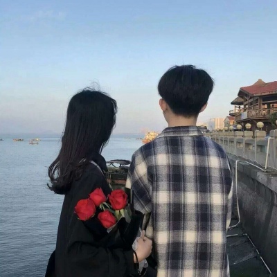 高清真人头像情侣一对两张复古图片 情侣复古风头像