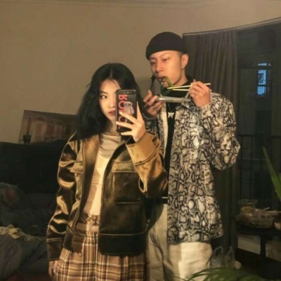 高清真人头像情侣一对两张复古图片 情侣复古风头像