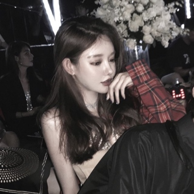 高清一对两张的时尚潮流男女头像图片 时尚高冷的情头