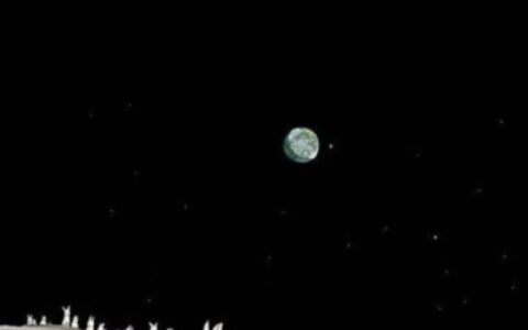 太空宇航员有点甜 宇宙情侣头像一对两张