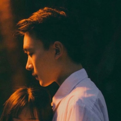 高清好看的唯美真人恩爱情头一对两张图片