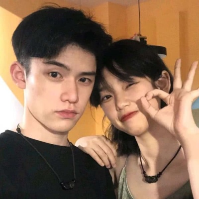 高清一对两张的双人情侣头像甜蜜真人图片