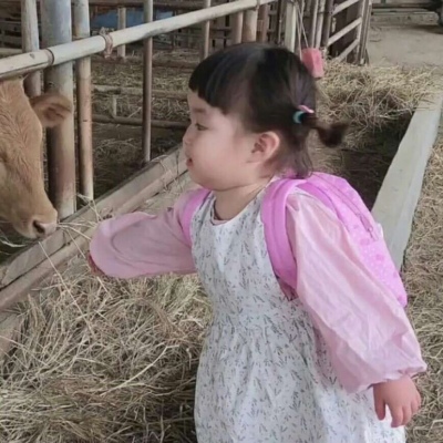 高清不是人的罗熙情头一左一右 喂牛了哟 罗熙情侣头像