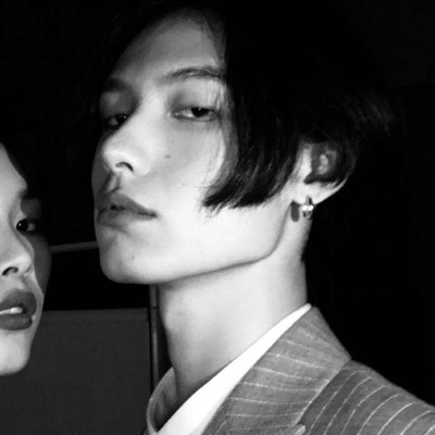 高清一对两张的黑白唯美情头真人图片 双人情头黑白