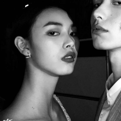 高清一对两张的黑白唯美情头真人图片 双人情头黑白