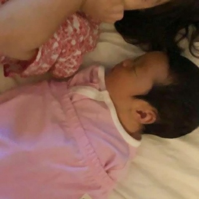 高清单人的小娃情头一男一女图片 qq情头萌娃一男一女