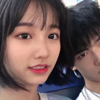 一对两张的真人唯美情头图片 阳光唯美情侣头像